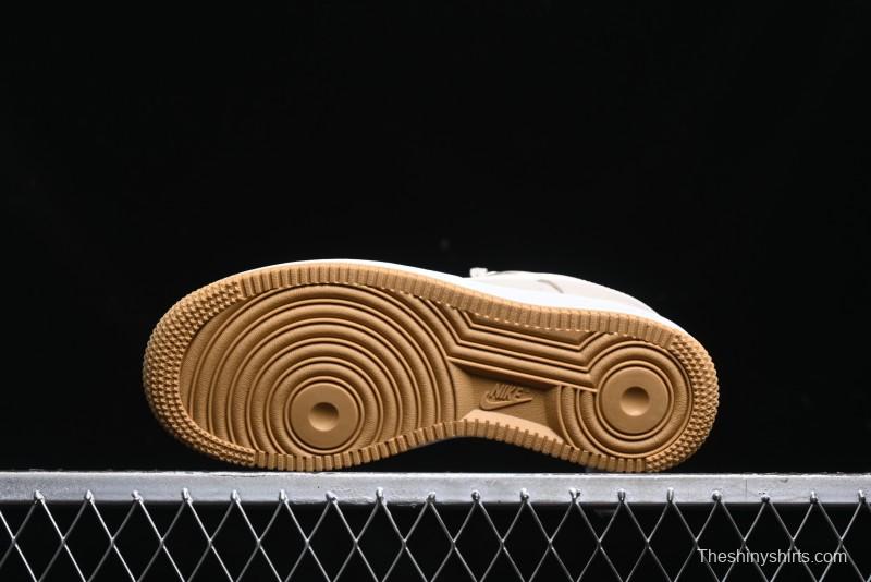 Nike Air Force 1 '07 Low Top Sneakers with Full-Grain Leather and Air Cushion - DD8959-111