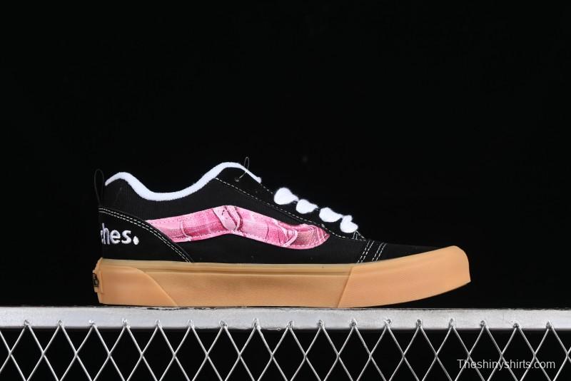 Vans Classics Knu Skool Vulcanized Skate Shoes in Black & Pink - VN0014QC0BV
