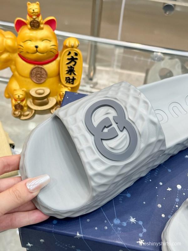 2025 Men Gucci Light Blue Rubber Slippers Interlocking G KFY00170