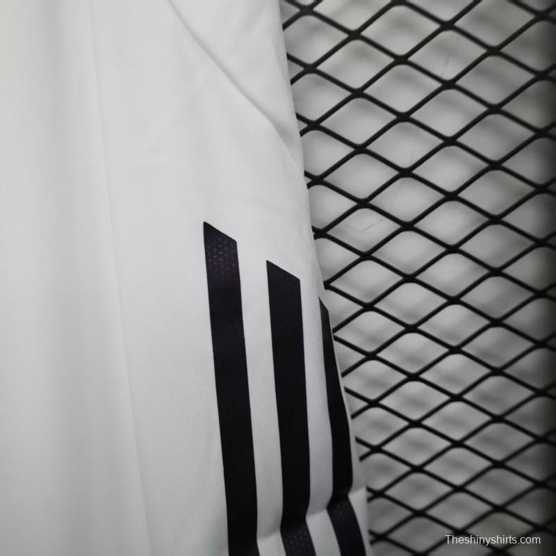 Player Version 25/26 Manchester United Home Shorts