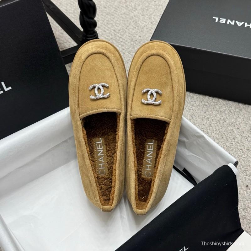 Chanel 2025 SS Teddy Fur Loafers with Double C Logo - KFY00300